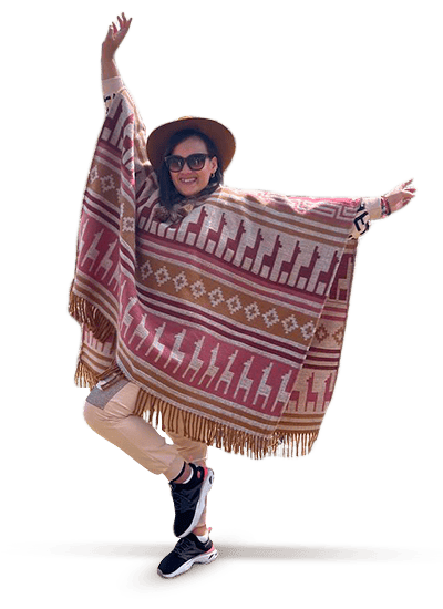 Mujer haciendo turismo en Perú